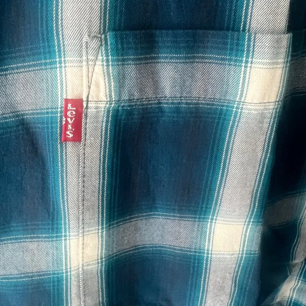 Levis Mens XL Blue Plaid Button Down Shirt Long Sleeve Cotton Casual Workwear